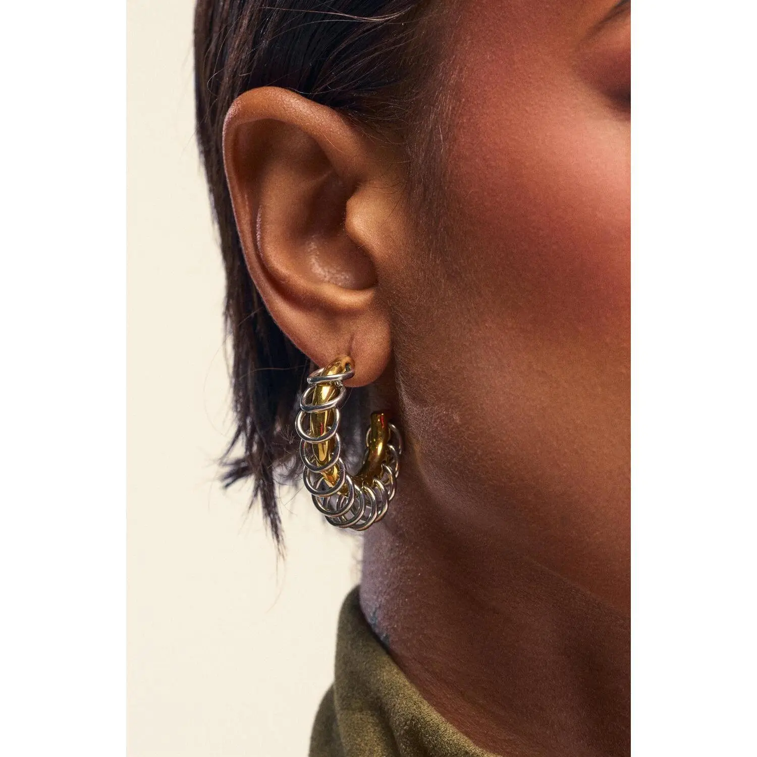 THATS CUTE HOOP EARRING