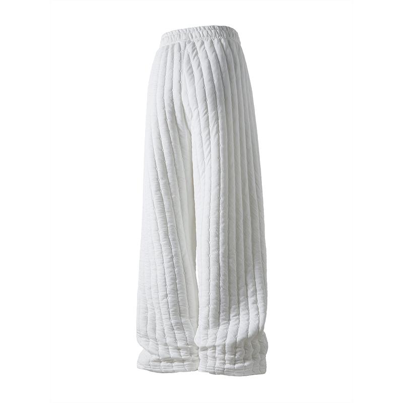 White Quilted Wide-Leg Drawstring Sweatpants – Loose Casual Pants with Unique Ribbed Design, Perfect for Everyday Wear and Versatile Styling White Quilted Wide-Leg Drawstring Sweatpants – Loose Casual Pants with Unique Ribbed Design, Perfect for Everyday Wear and Versatile Styling