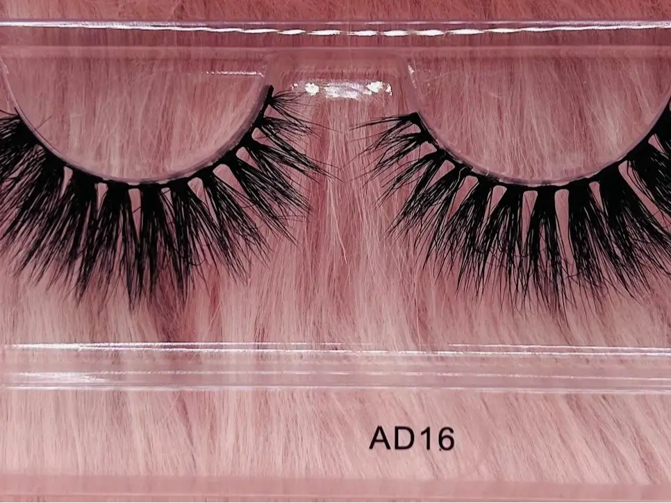 FLAMING BEAUTY GLAM Eyelashes - Elegant Design, Lightweight and Flexible, Suitable for All Skin Tones