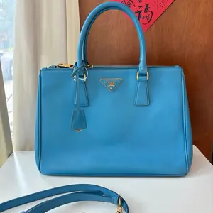 Pre-owned PRADA leather Tote Bags Blue Saffiano Lux Large Tote