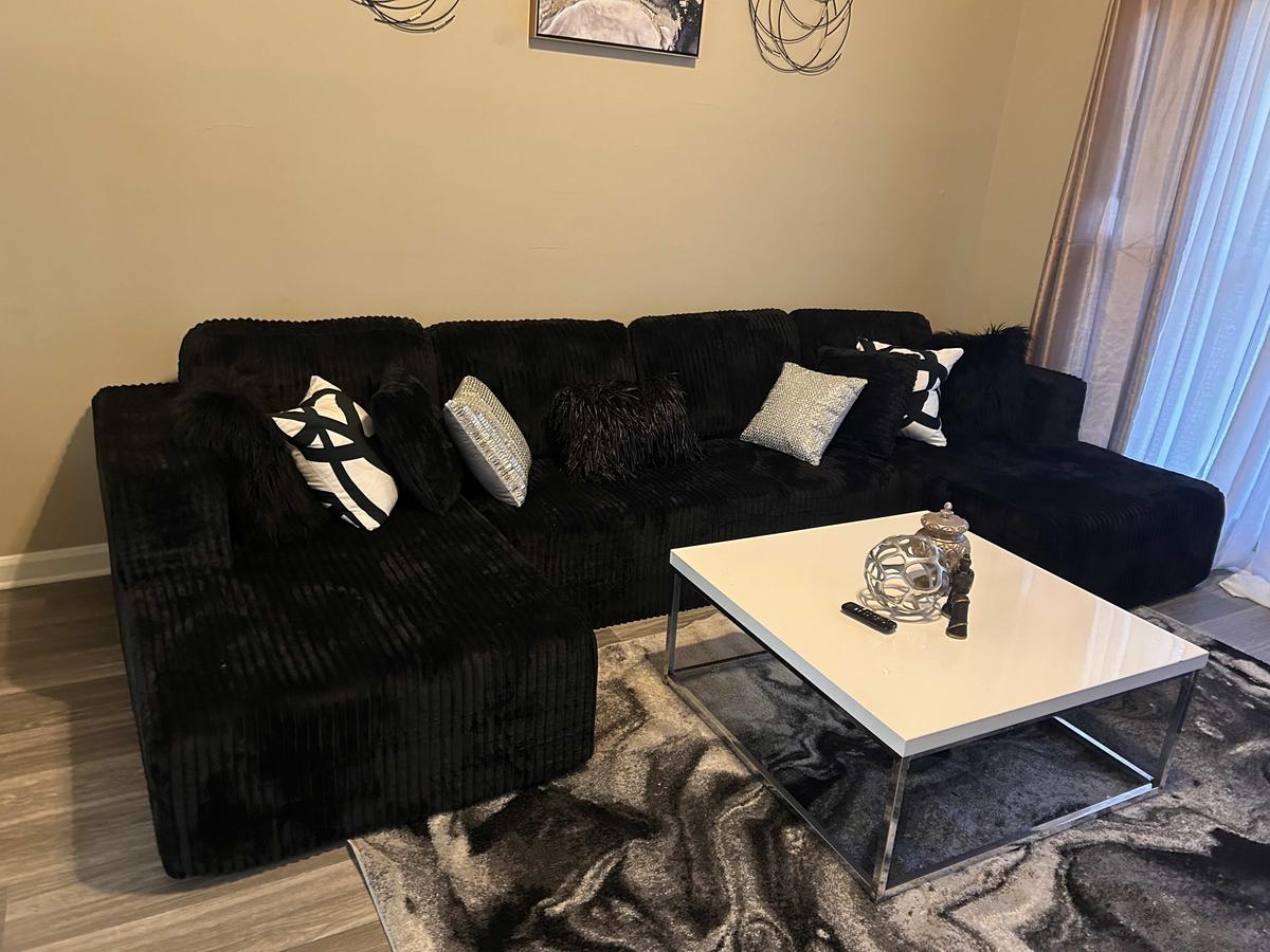 Item: Black + Foam + 5 Seat