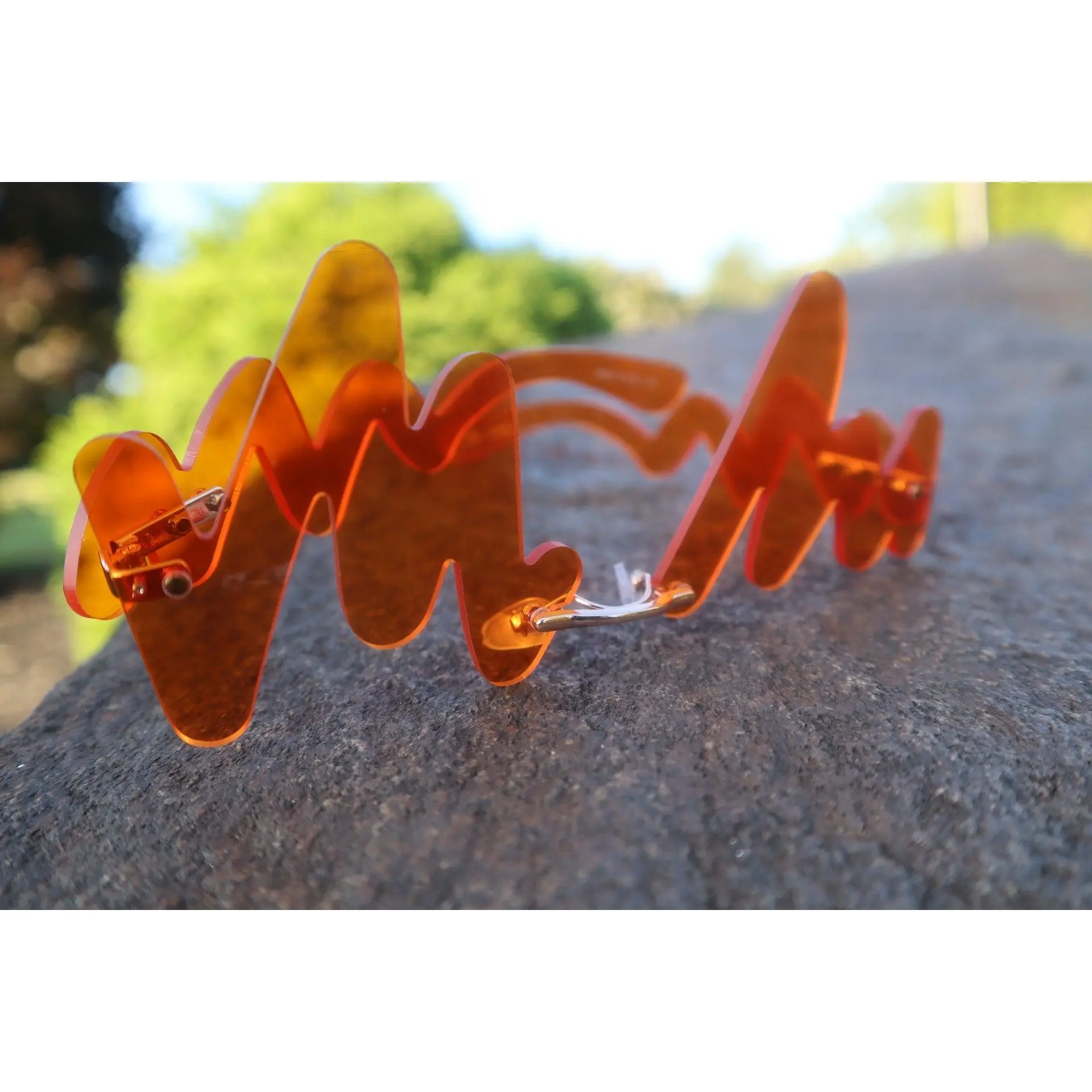 "SO WAVY" Trendy Sunglasses