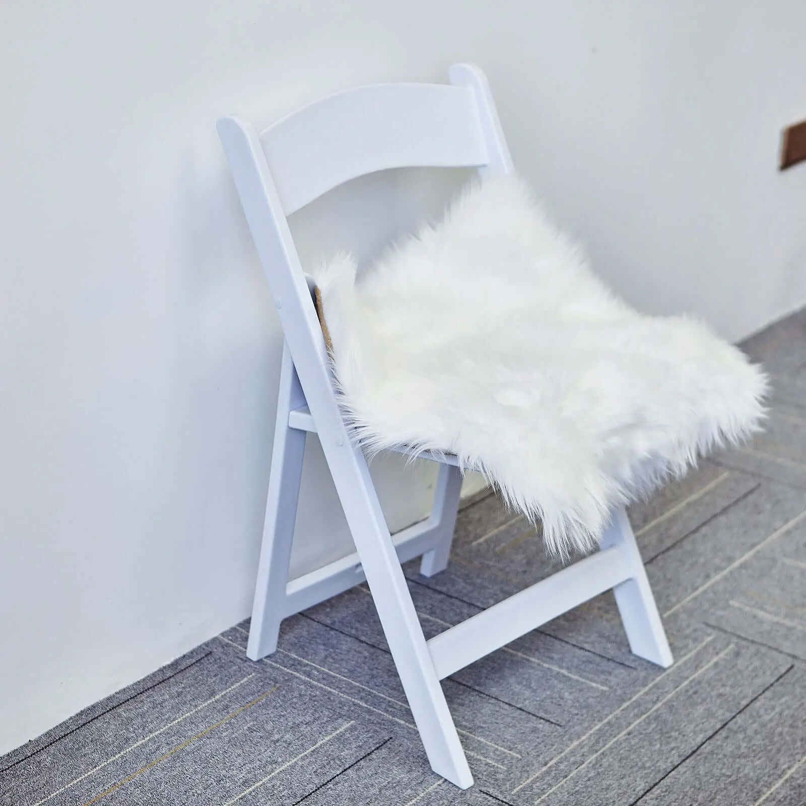 White 20" Faux Sheepskin Cushion Cover - Soft Plush Finish, Soft Cushions, Stylish Small Shag Area Rug for Events, Cushion Slipcovers