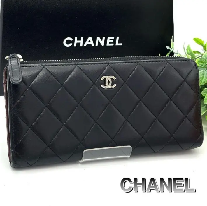 Pre-owned CHANEL Lambskin Small Leather Goods Classic Quilted Black Zip Around Long Wallet With Original Box J8071810
