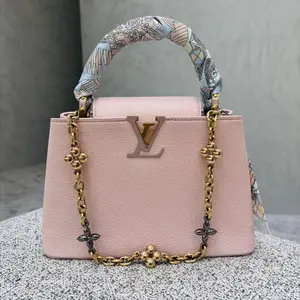 Pre-owned Louis Vuitton Taurillon pebbled cowhide leather Shoulder Bags Capucines BB CapucinesBrand(Baby Pink)（49923762）
