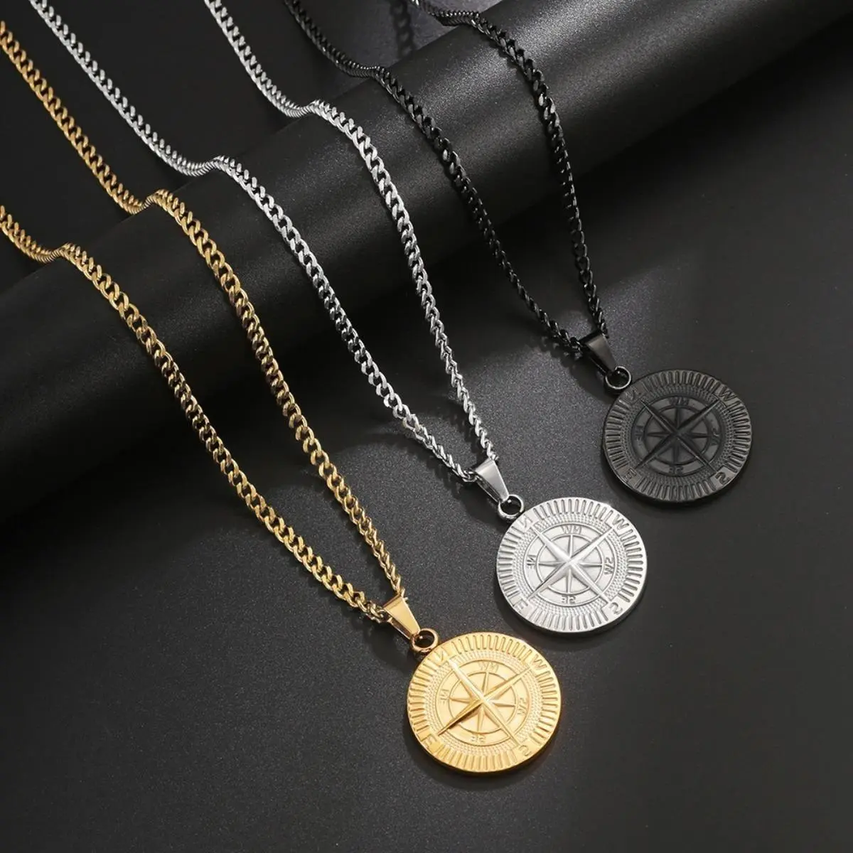 Titanium Steel Compass Pendant Necklace with Cuban Link Chain, Hip Hop Iced Out Coin Jewelry for Men & Women, Daily Punk Streetwear for Graduation & Music Festivals, Compass Coin, Hip Hop Concerts, Iced Out Polished Finish, Silvery, Versatile Gift Ready,