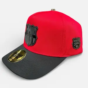 Gorra “Barcelona” estilo placa en alta calidad y ajustable - high quality adjustable SnapBack style cap in red and black color combo