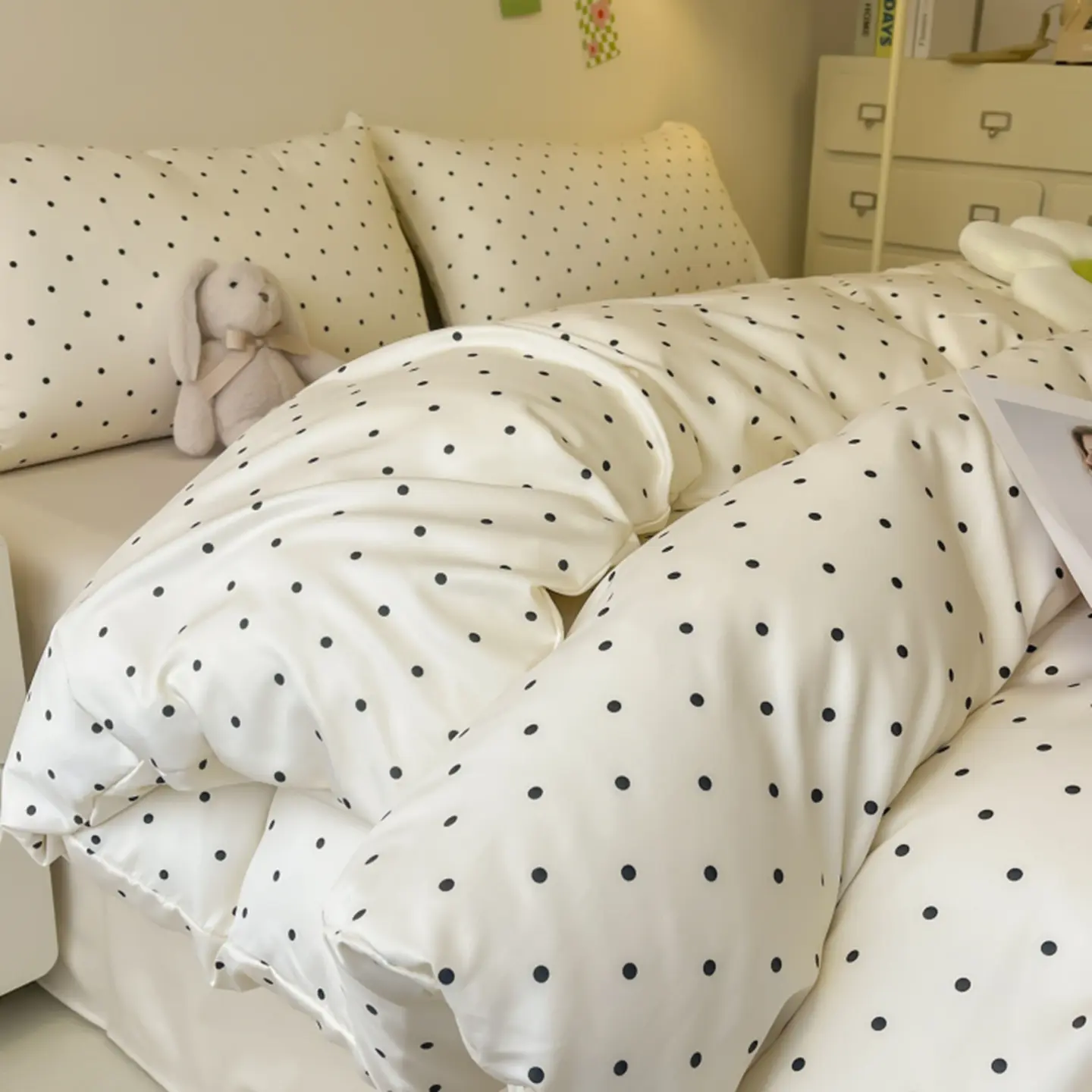 Cream White Black Polka Dot 3-Piece Bedding Set, Soft Washable Duvet Cover Set with Zipper, 1 Cover + 2 Pillowcases (No Comforter/Insert), Sizes from Twin to King, All-Season Bedroom Decor, Great Holiday Gift, Bed Sets Supplies