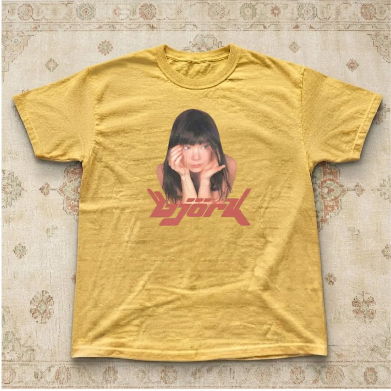 Bjork T-shirt Vintage Bjork Portrait Photo Graphic Tee, Retro Y2K Experimental Pop Mustard Shirt, Loose Fit Unisex Top