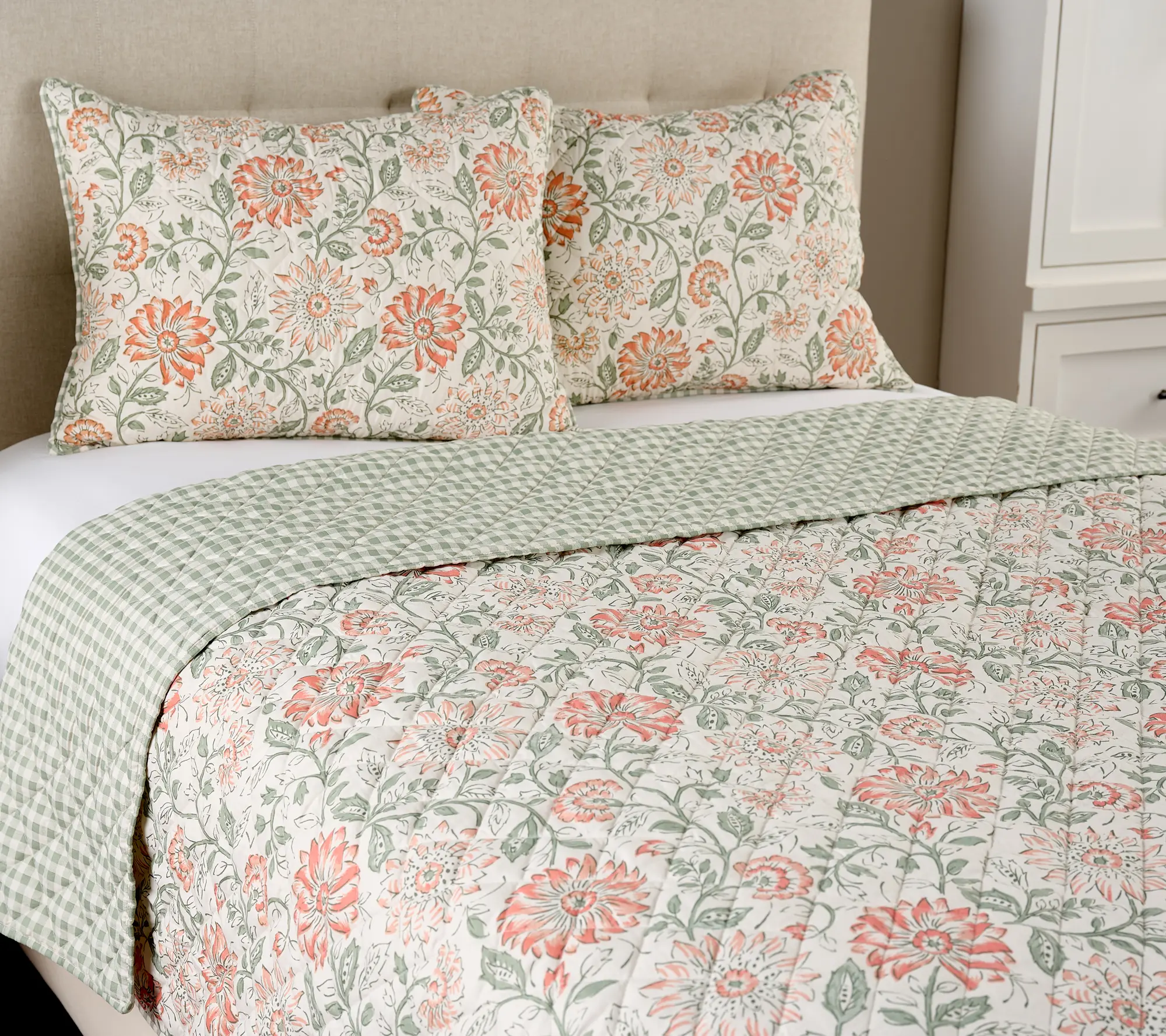 Home Reflections Garden Party Quilt & Sham Set - King Home Reflections Garden Party Quilt & Sham Set - King