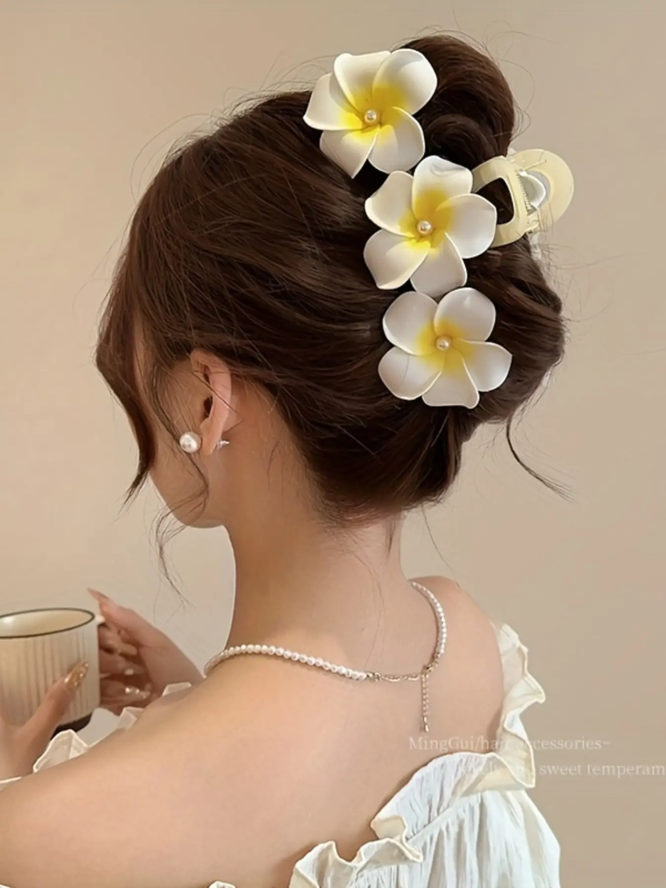 1 Piece Simple Casual Egg Flower Grab Clip Female High-end Sense Flower Hairclip Back Head Hair Egg Flower Headwear Shark Clip Female Side Clip Headwear Floral Motif Tropical Hair Accessories Hair Bun Accessories Flower Hair Clips Clips For Hair