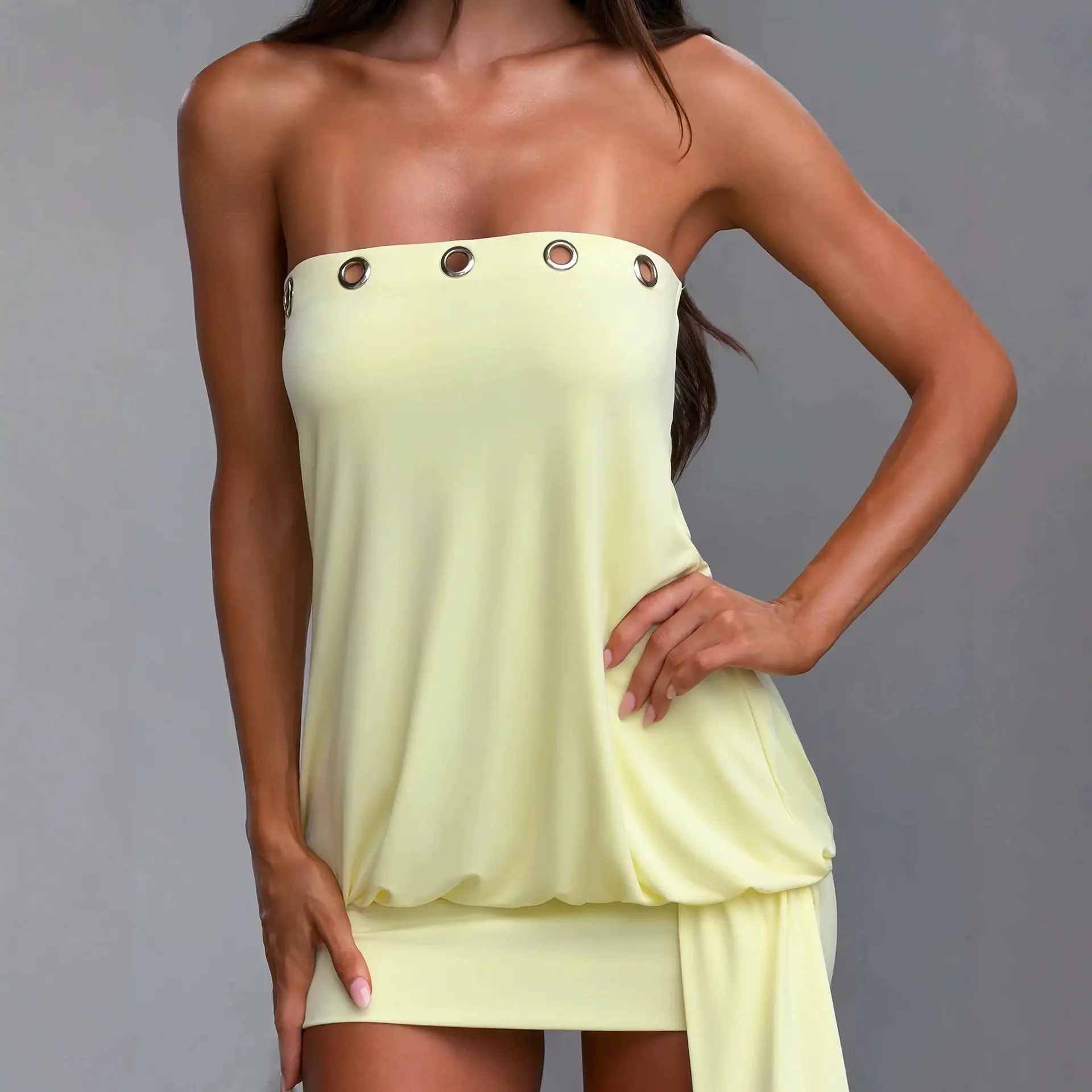 Strapless tube dress with metal ring decoration, waist-cinching for a slimming effect, irregular ribbons, short skirt in butter yellow