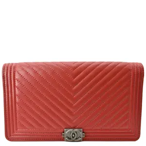 Pre-owned CHANEL Leather Clutches & Wristlets Women Long Flap Chevron Wallet Red