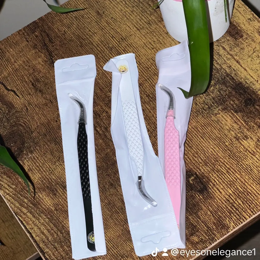 Tweezer for eyelash application Tweezer for eyelash application