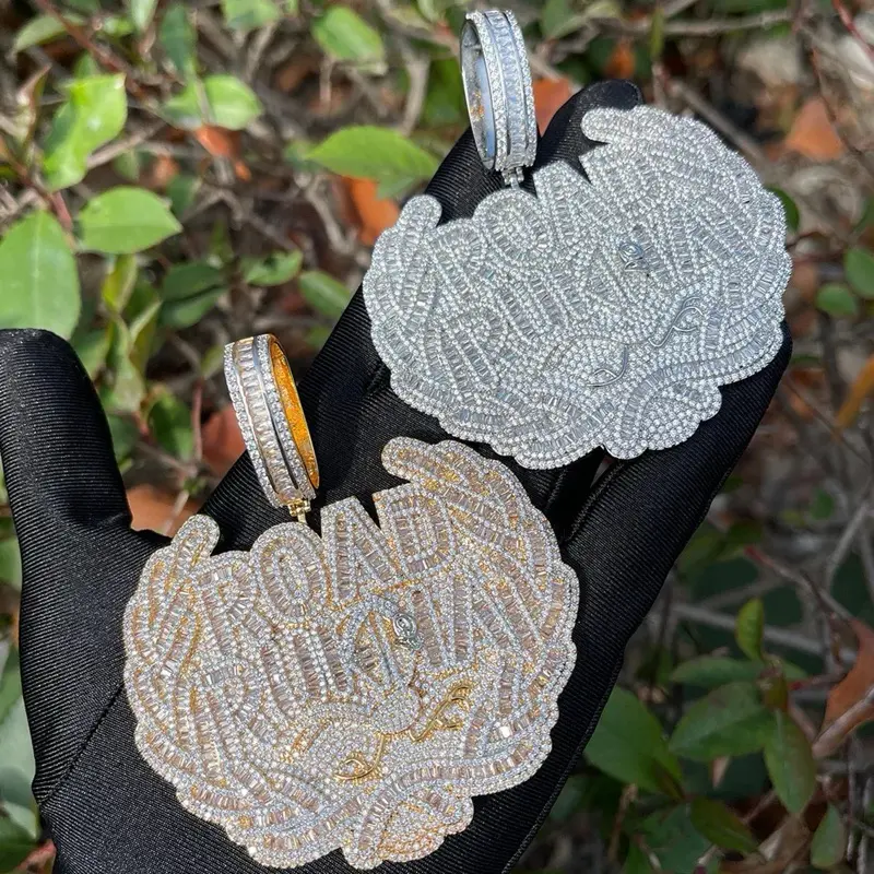 Road Runna Pendant Necklace