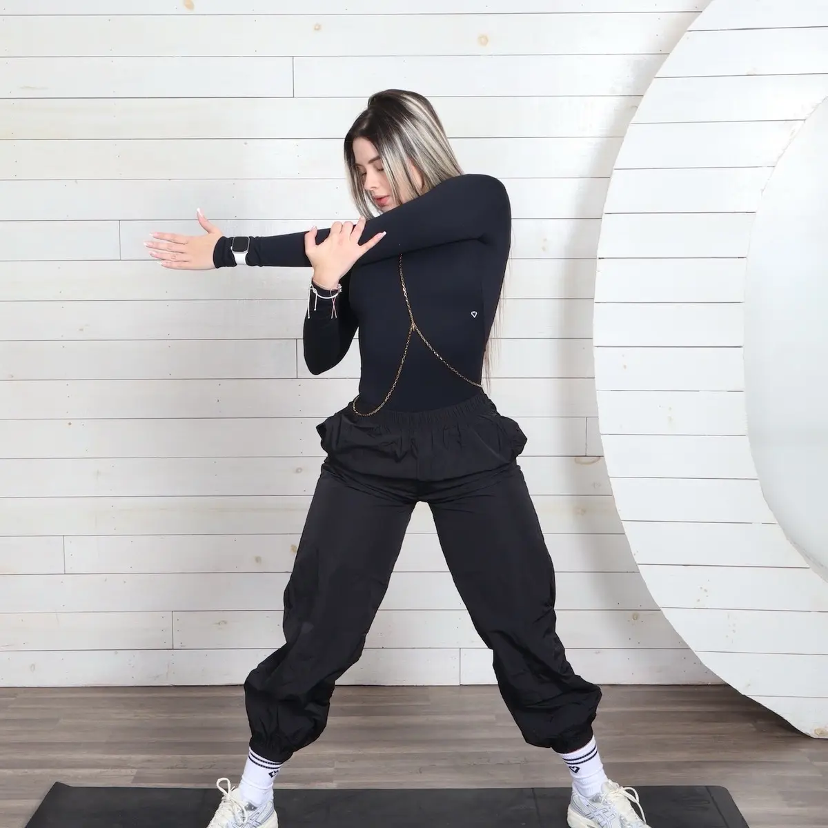 Womenswear Backless Jumpsuit & Sweatpants Size L - Comfortable Fit with Drawstring Waist and Pants - Clothing