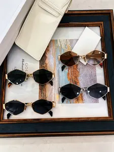 4pcs Unisex Classic Metal Geometric Rhombus Fashion Glasses, Casual Cat Eye Decorative Lenses, Ideal for Street Photography & Travel