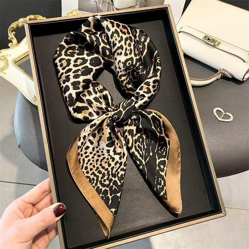 Women’s imitation silk scarf, women’s headscarf, handkerchief, genuine silk scarf, elegant square leopard print silk scarf—suitable for weddings, parties, art dates, outings, travel, and as a gift for women.