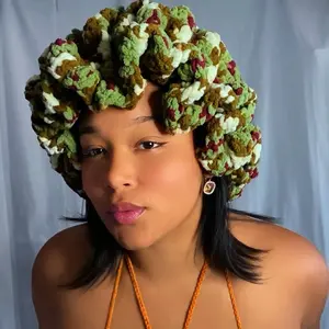 Miss & Berry’s SealWave Ruffle Bonnet