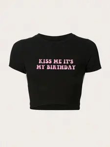 Women's " Kiss Me It's My Birthday " Slogan Print Round Neck Soft Crop Tee Top, Fashion Casual Streetwear Style Crew Neck T-shirt Fit for Daily Holiday Vacation Outdoor Wear, Ladies Clothes for All Seasons, Womenswear