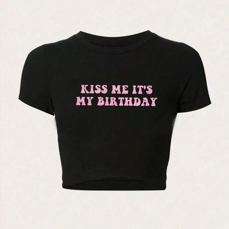 Women's " Kiss Me It's My Birthday " Slogan Print Round Neck Soft Crop Tee Top, Fashion Casual Streetwear Vibe Style Crew Neck T-shirt Fit for Daily Holiday Vacation Outdoor Wear, Ladies Clothes for All Seasons, Casual Cropped Tees, Womenswear
