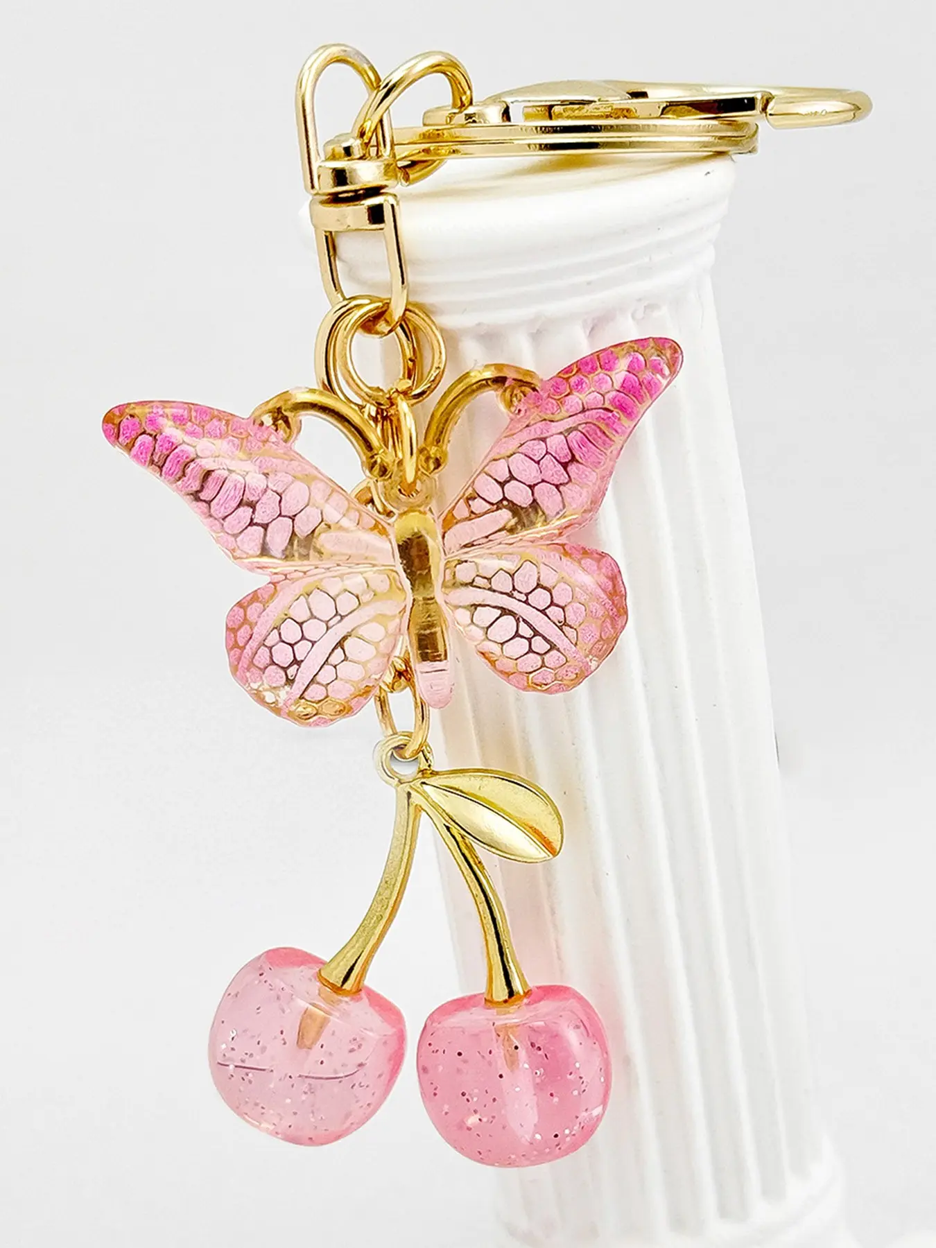 Aesthetic Pink Butterfly & Cherry Fashion Keychain, Tassel Decorated Keychain, Glitter Key Charms Bag Charm with Tassel, Keychains Cute, Cute Feminine Decoration for Backpack Purse, Great Gift for Girly Style Lovers