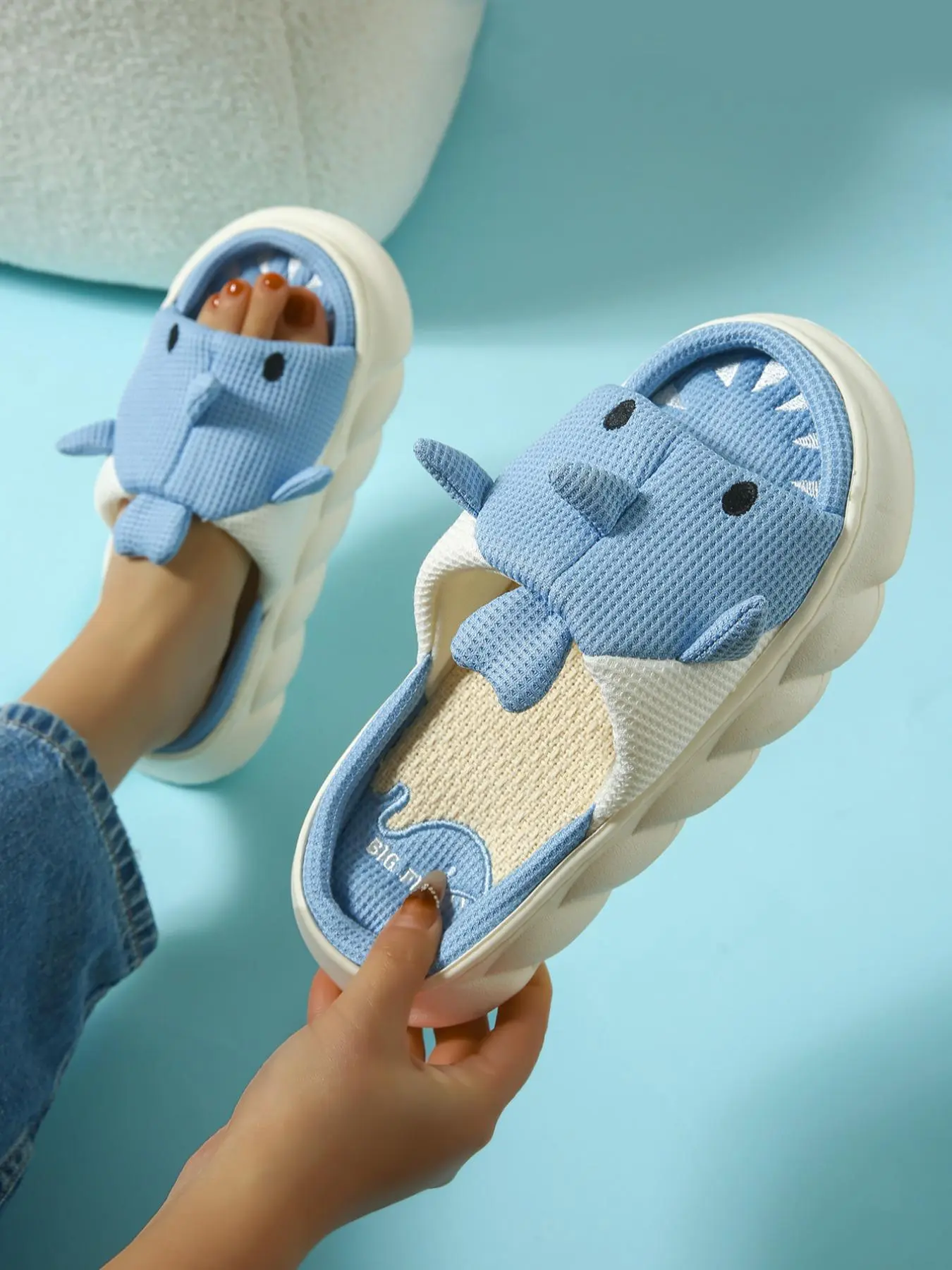 Women's Cute Cartoon Shark Design Slippers, Casual Comfortable Breathable Non-slip Slippers for Indoor & Outdoor Wear, Trendy Casual Slippers for Women & Girls