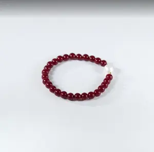 The design sense and national trend style of the Ankela red beaded bracelet are elegant and fashionable accessories
