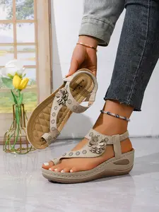 New summer women's shoes, Casual trendy sandals, solid-color hollow-out wedge flip-flops with floral designs, thick-soled height-increasing, plus-size comfortable casual slippers, arch support lightweight shoes, Bohemian Style Sandals