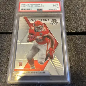 2020 Panini mosaic Clyde, Edwards helaire PSA9