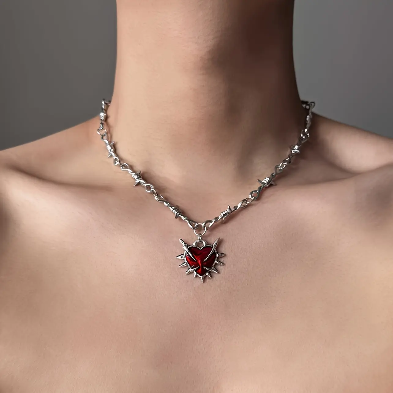 Stainless Steel Hypoallergenic Red Heart Pendant Necklace - Dark Red Gothic Unique Thorn Chain Design Collarbone Necklace, Inlaid with Dark Red Pendant, Suitable for Men and Women to Wear on Halloween, Victorian Style