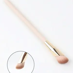 Makeup concealer brush