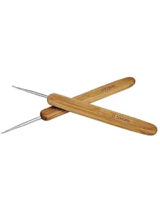 Wooden Crochet Hooks Set, 2 Pieces, 0.5/0.75mm Sizes, Comfortable Grip, Ideal for Hand Crafting, Durable Wood Material