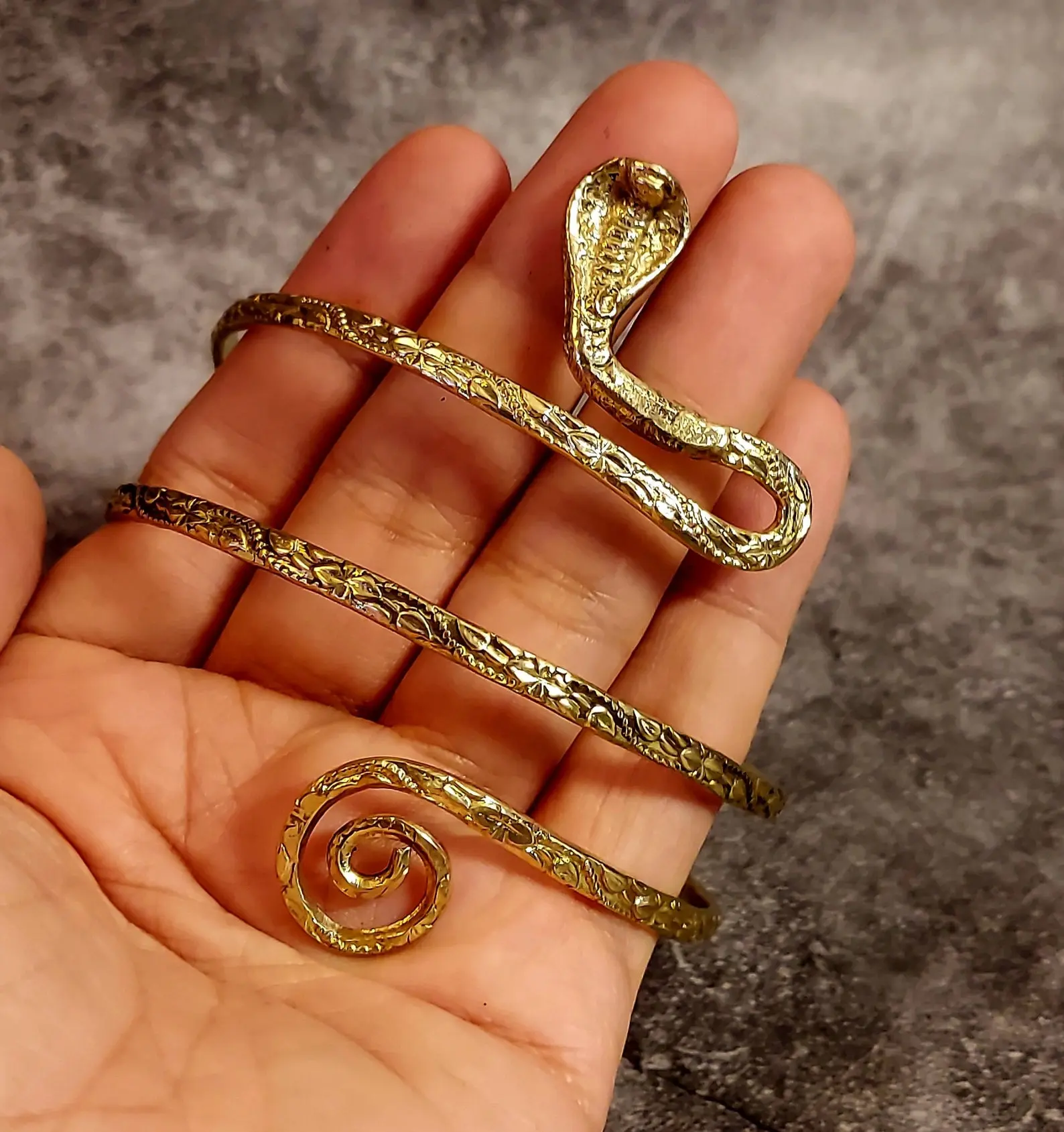 Snake Ring Armband brass cuff serpent Greek Egyptian Cleopatra Goddess Gold Metal Snake jewelry manila Nana bangle