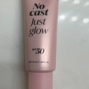 Product Review of [NEW] [medicube] No Cast Just Glow Collagen Sunscreen | SPF 50 Broad Spectrum Face Sunscreen | Lightweight, Non-Sticky, Hydrating Formula | No White Cast or Residue | Peptide, Cica for Soothing & Natural Glow from u**7