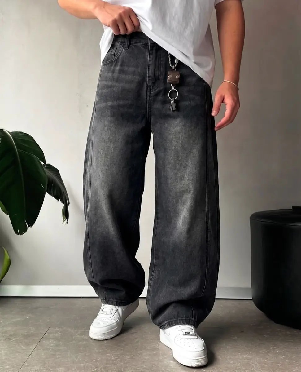 Men's Dark Gray Denim Jeans Relaxed Straight Leg Fit Washed Jean Pants, Loose Casual Streetwear Style Trousers with Vintage Finish, Comfortable Classic Jeans for Hip Hop Y2K Fashion Outfit and Everyday Wear