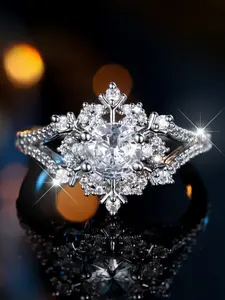 Snowflake Ring For Women Exquisite Engagement Ring Daily Wear Jewelry Accessory for All Season