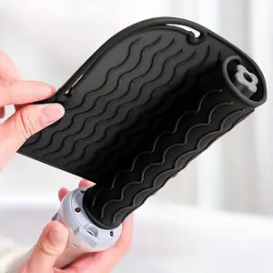 1pcs Hairdressing Tools Straightener Silicone Insulated Pad Curling Iron Insulating Cover - Protects Surfaces From Hot Irons and Provides Safe Styling Environment