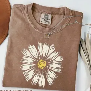 Comfort Colors Daisy Shirt - Wildflower T-Shirt, Boho Floral for Women, Cute Unisex Shirt for Plant Lovers, Aesthetic Gift Idea Top Tshirt Casual