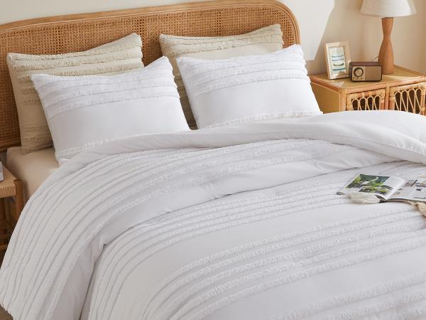 Bedelite Boho Comforter Set, Tufted Striped Bed Set  Soft Vintage Farmhouse Comforter for All Seasons, Boho Home Decor Fluffy Jacquard Bedding Pillow Shams