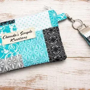 Wristlet pouch