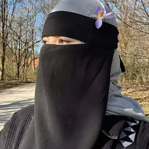 Women's Fashion Summer Sun Protection Face Mask, Stylish Muslim Hijab Scarf for Outdoor Use, Breathable and Lightweight Design