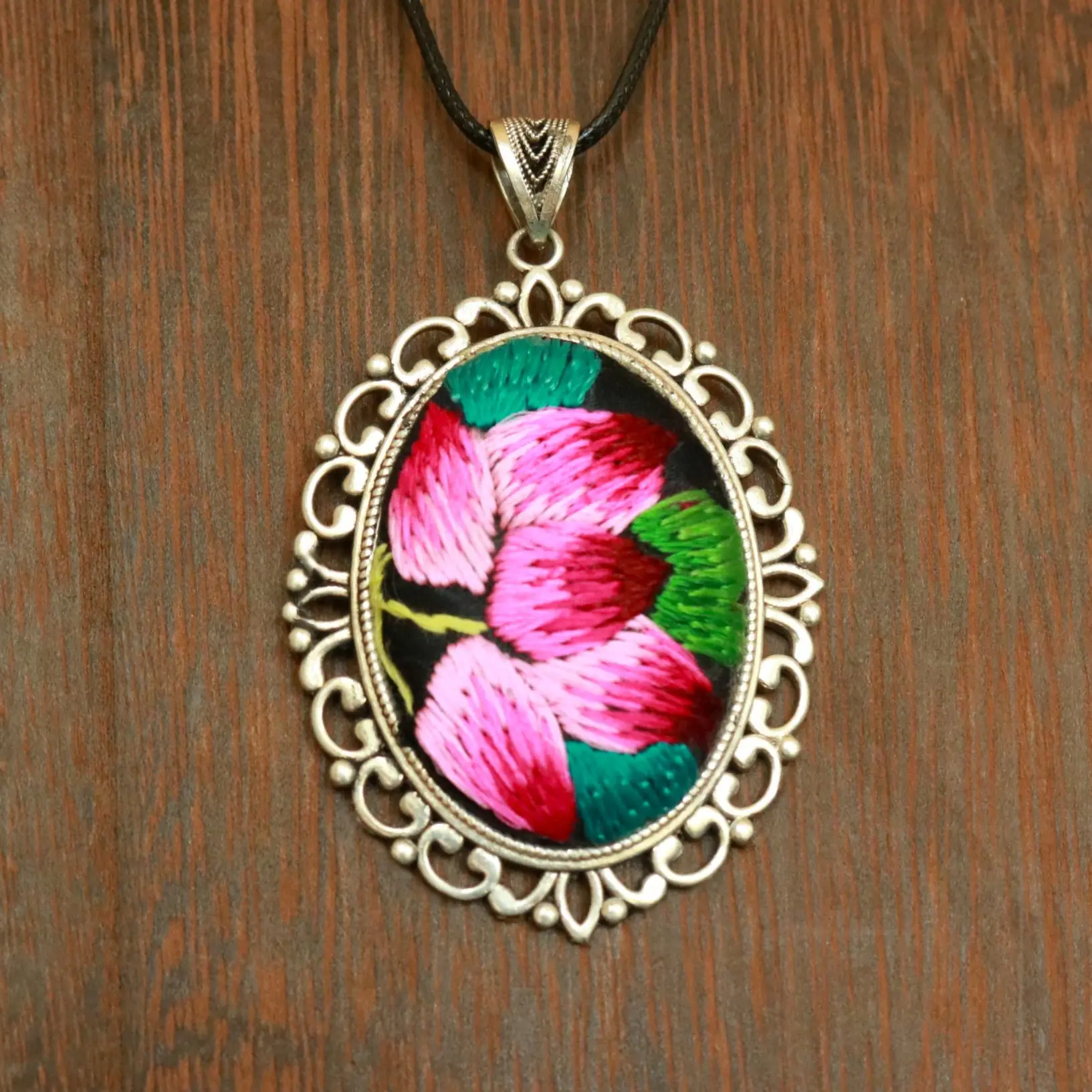 Embroidtale Hand-embroidered Oval-shaped Necklace - Ethnic Hmong Crafted Vintage Silver-plated Bronze