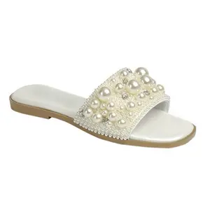 Pearl sandal