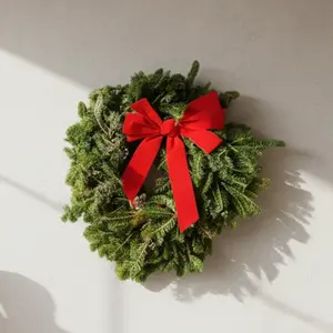 Fraser Fir Wreath Decorated - 22"