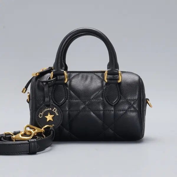 Pre-owned Dior cowhide Crossbody bags Christian Cannage Groove Crossbody Bag BGP204879 Maya