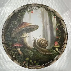 Vintage Style Aluminum Artistic Wall Art Decoration 8x8 Inch Round Sign with Mushroom Forest Snail Design for Indoor Outdoor Home Cafe and Restaurant Decor