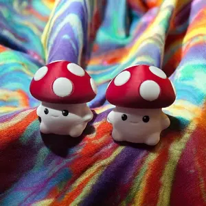 mushroom keychain (key clicker)
