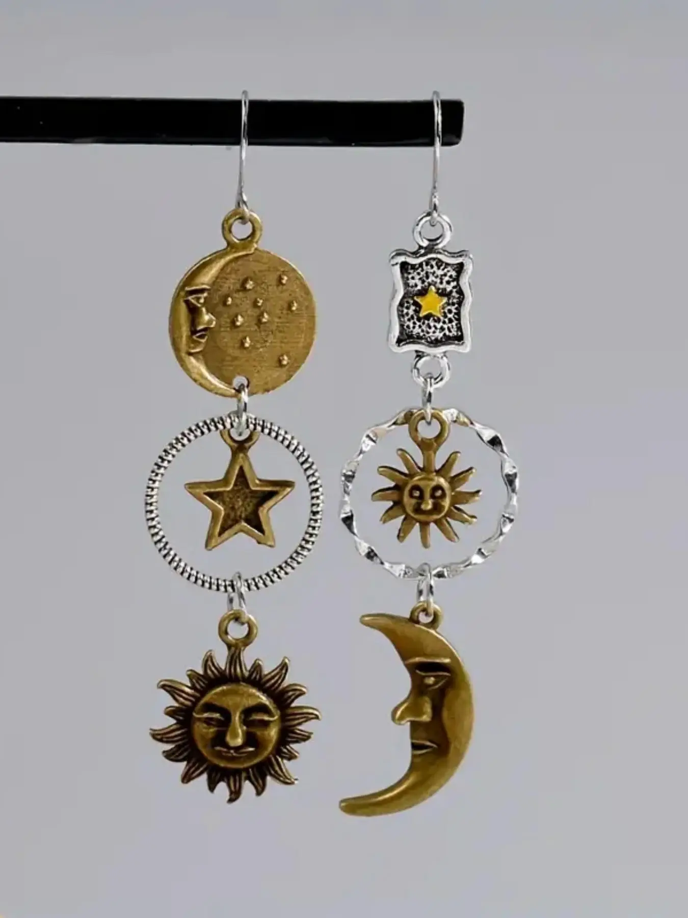 Women's Boho Style Moon & Star Design Dangle Earrings, 2024 Summer Trendy Vintage Trendy Hollow out Design Drop Earrings, Fashionable Matching Mexican