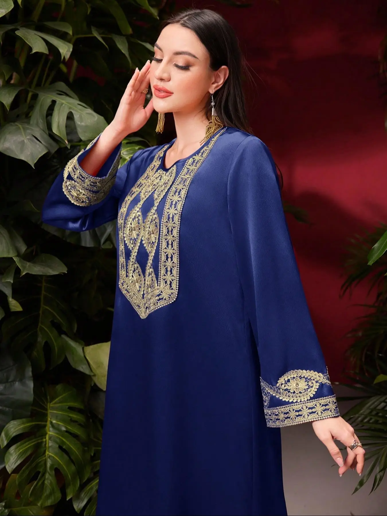 Women's Ethnic Pattern Embroidery Long Dress, Modest Long Sleeve Round Neck Dress for Daily Wear, Ladies Islamic Clothing for All Seasons